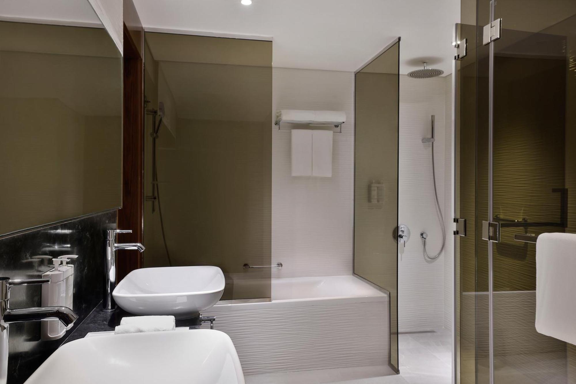 Отель The First Collection Dubai Waterfront Экстерьер фото